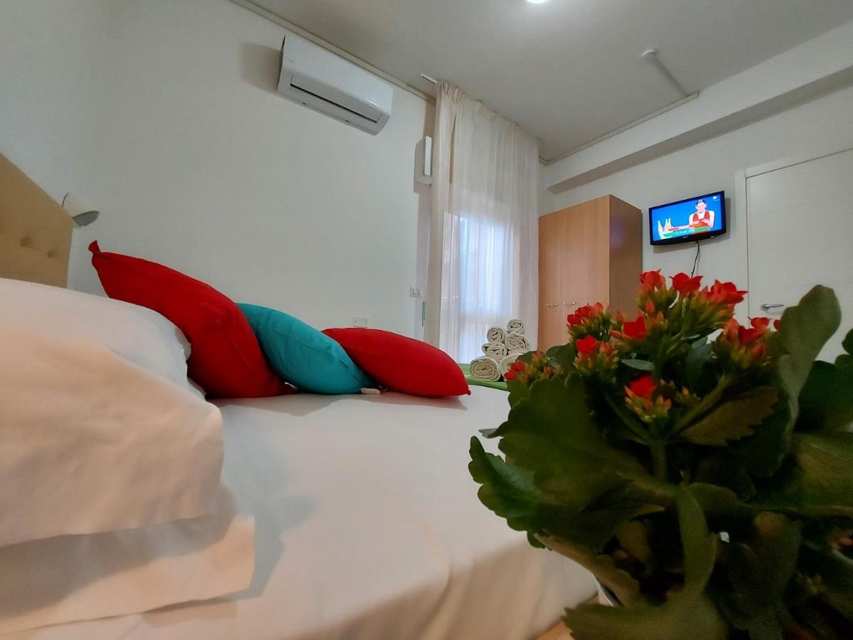 Hotel Senza Pensieri Riccione Exterior photo