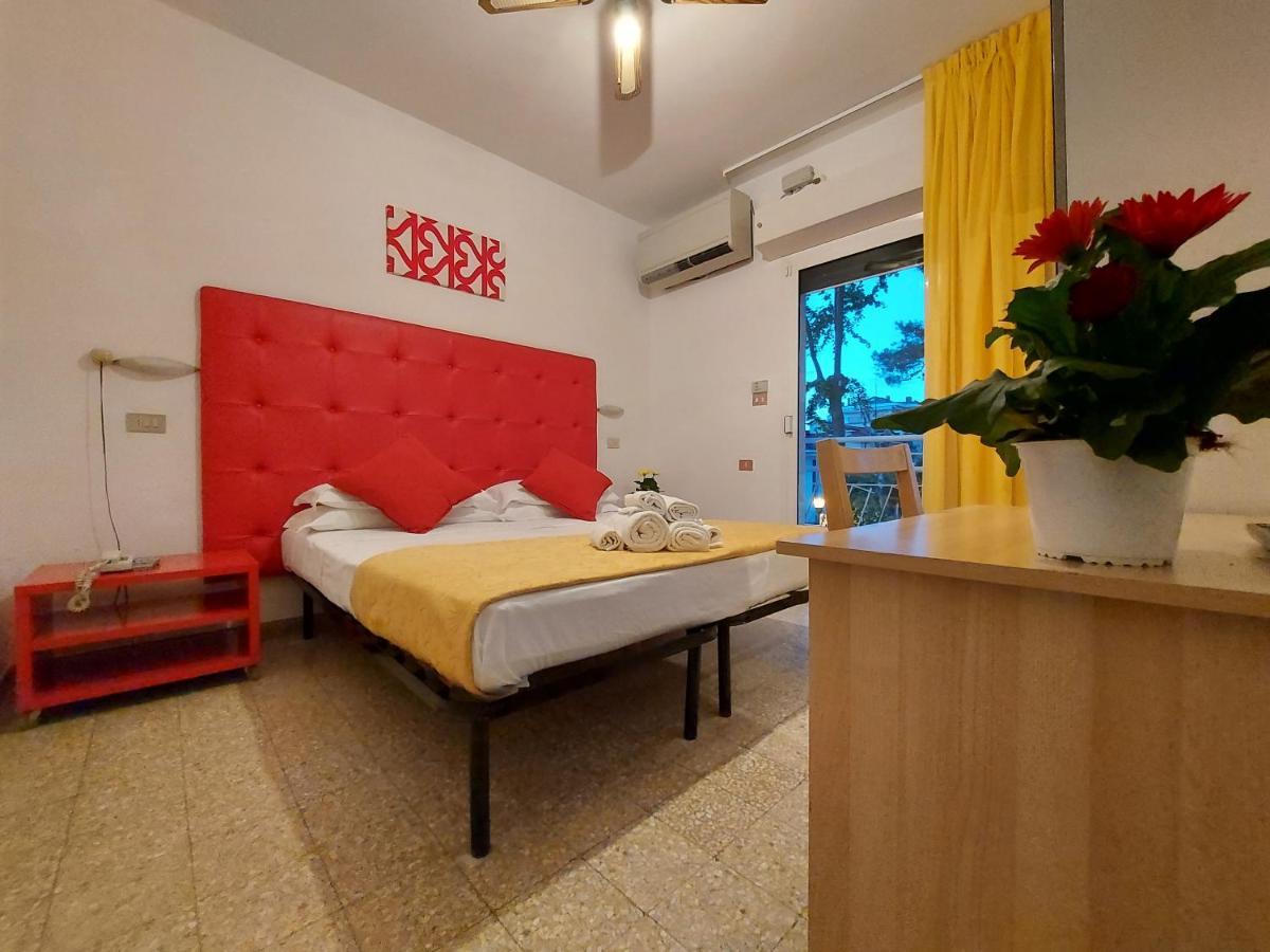 Hotel Senza Pensieri Riccione Exterior photo