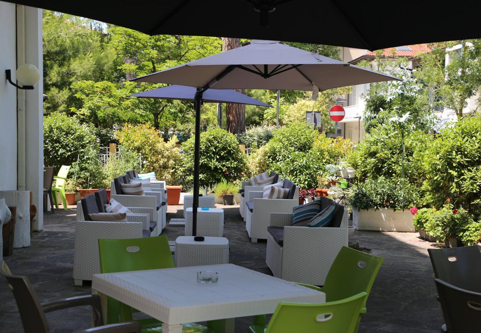 Hotel Senza Pensieri Riccione Exterior photo